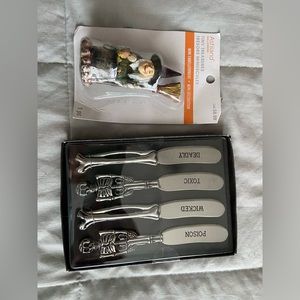 2 new Halloween decorations